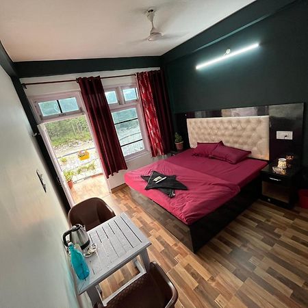 Shanti Cafe & Hostels Kasol Exteriér fotografie