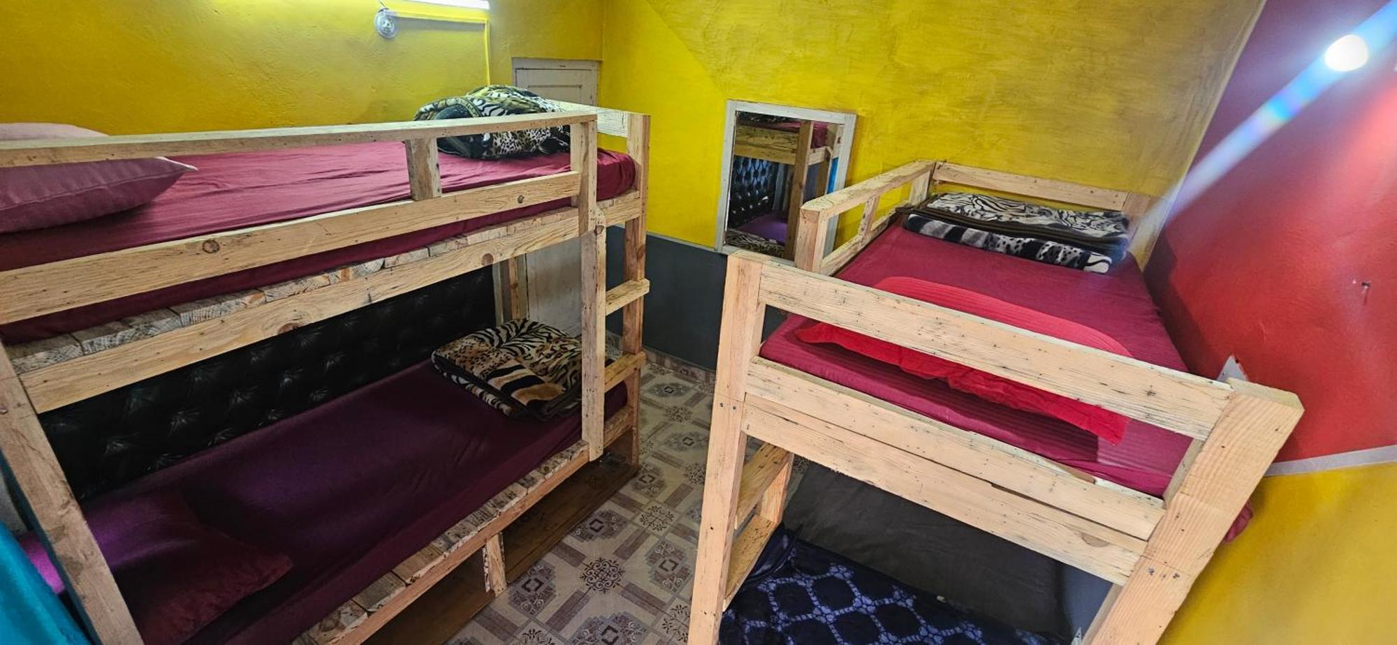 Shanti Cafe & Hostels Kasol Exteriér fotografie